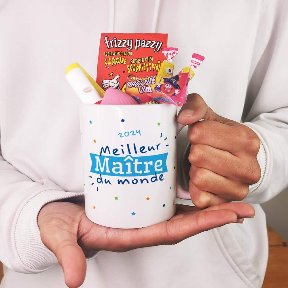 cadeau-Fin-annee-scolaire-meilleur-maitre-du-monde-Meilleur-du-monde-mug-80-mains.jpg
