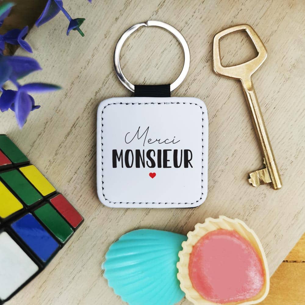 cadeau-Fin-annee-scolaire-merci-monsieur-Merci-coeur-porte-cle-carre-haut.jpg